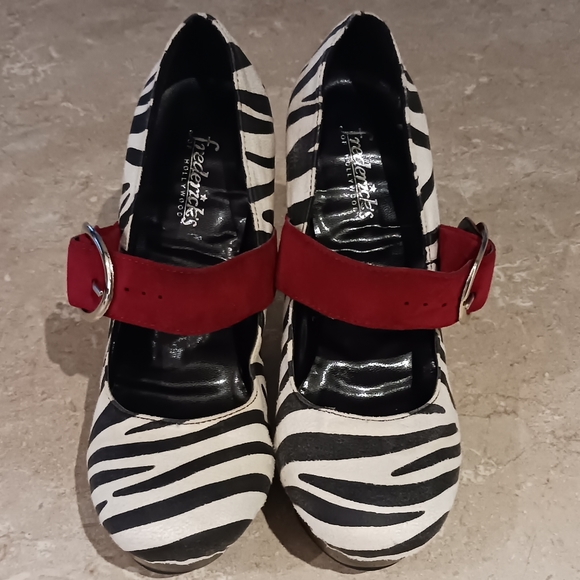 🦓 Cute Zebra Print Mary Jane Heels With Red Buckle 🦓 - Picture 3 of 14
